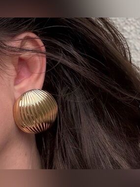 Elegant Gold Sphere Earrings